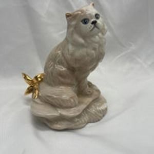Vintage Herron  porcelain cat figurine